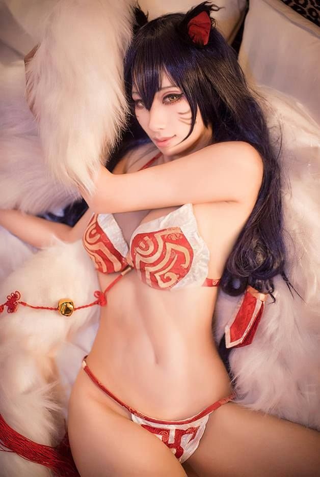 Ahri League Of Legends Cosplay